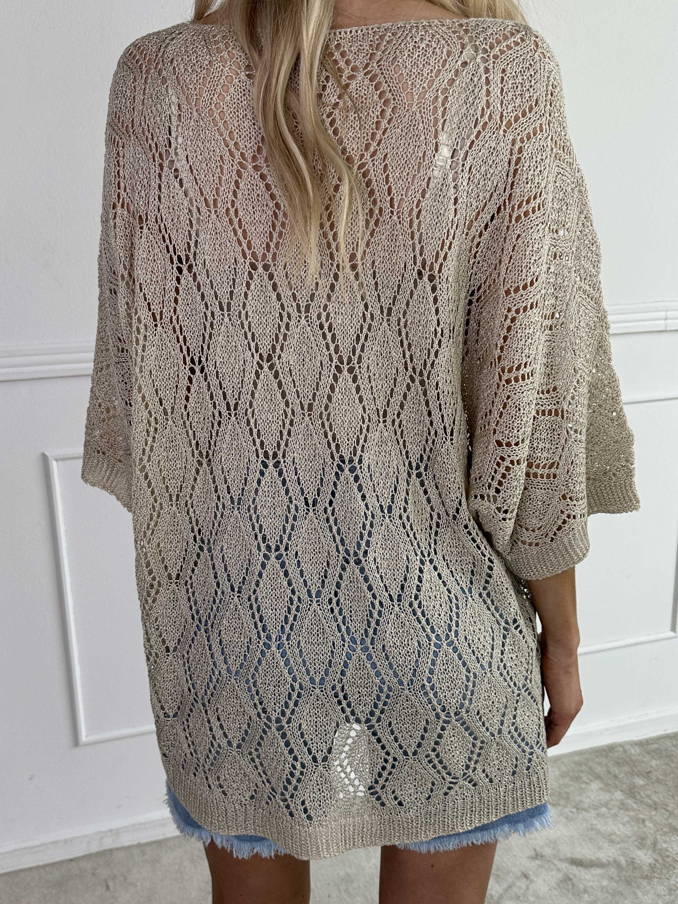 Deisy - Söt tunika i stickat spetsmönster